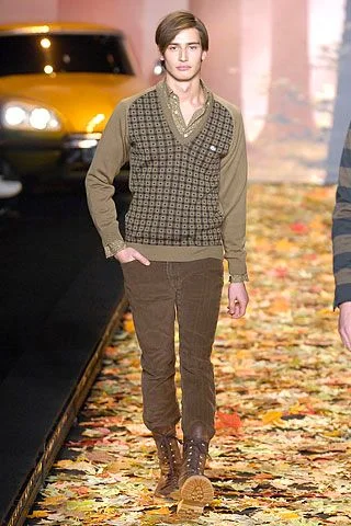 Look 16